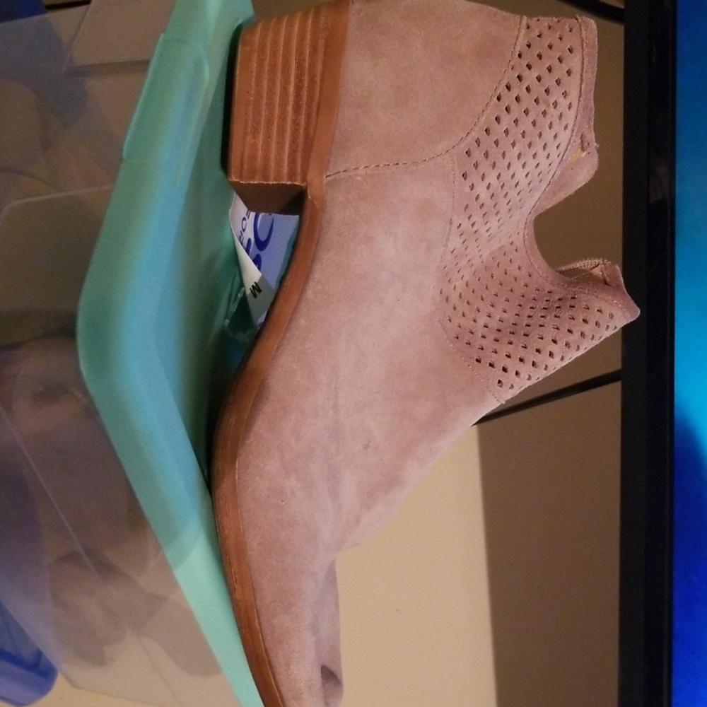Ankle boots